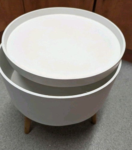 White round coffee table - round,